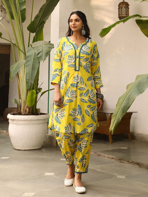 Floral Printed  A-line Kurta Set For Women (K161)